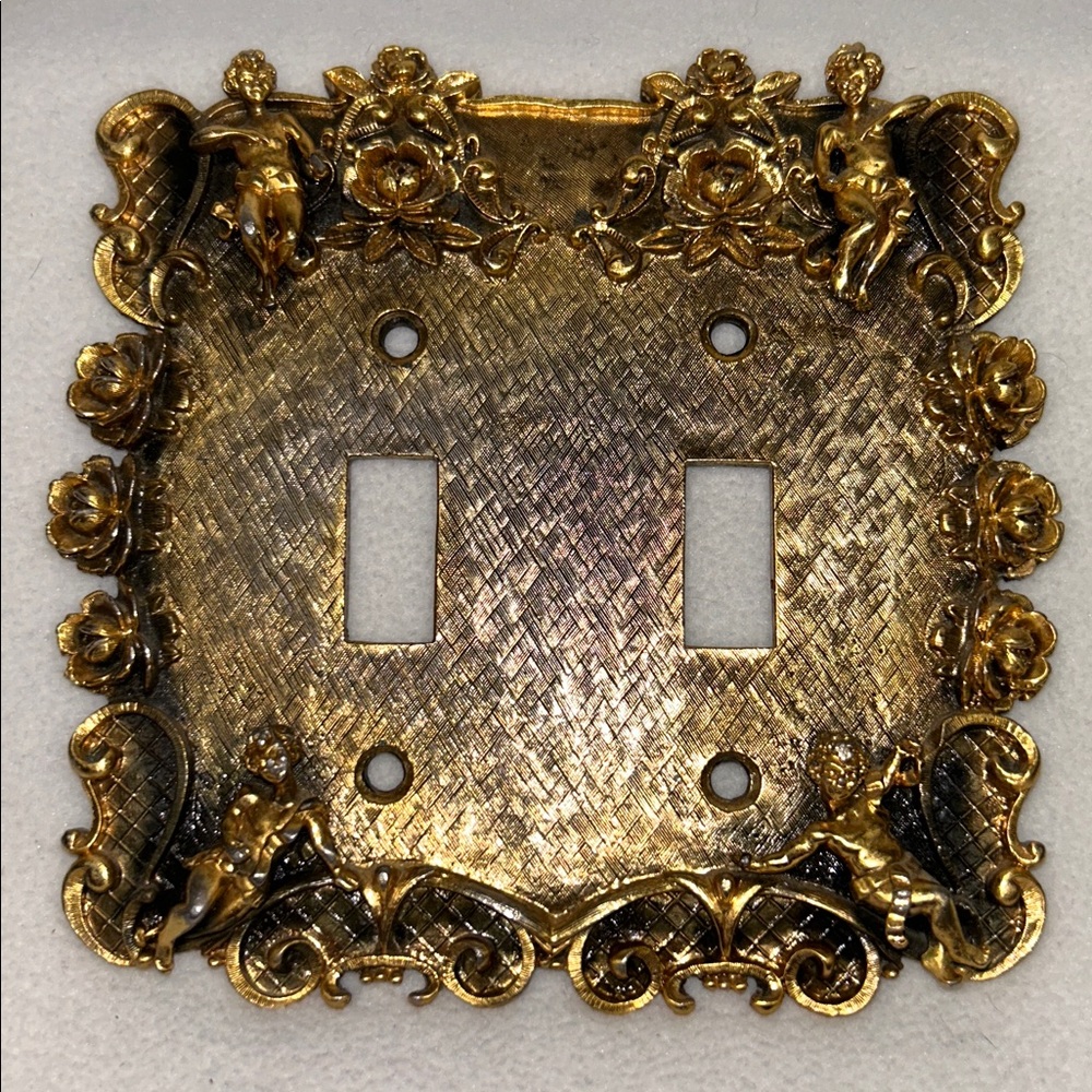 Vintage Hollywood Regency ornate gold tone metal 2 spot light switch cover